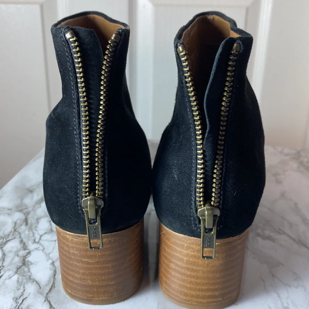 Seychelles Floodplain Suede  Bootie Black Size 8.5  Ankle Boots 2” heel